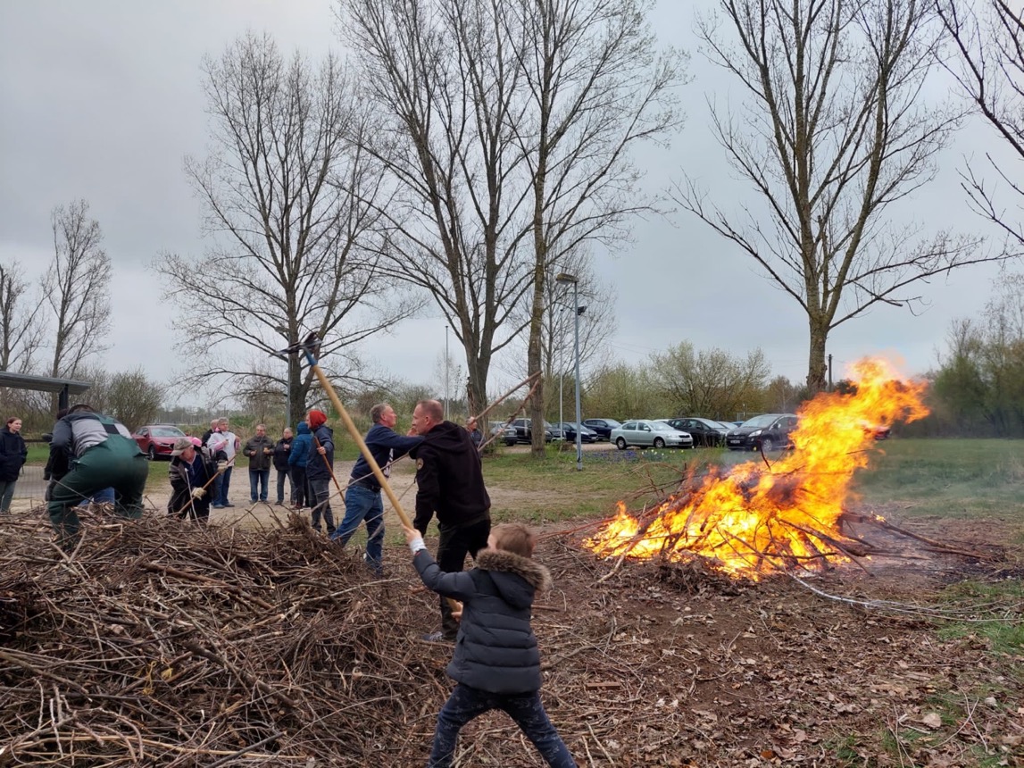 220415 Osterfeuer web 03